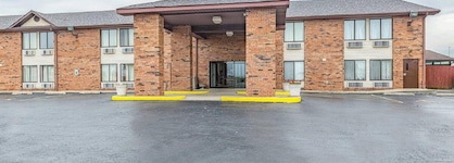 Magnuson Hotel Camelot
