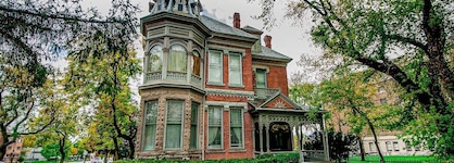 Anniversary Inn - South Temple