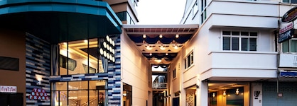 The Blue Pearl Kata Hotel
