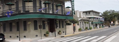 New Orleans Courtyard Hotel And Suites By The French Quarter