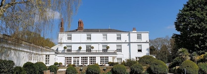 Rowton Hall Hotel And Spa