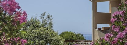 Panorama Fanari Studios & Apartments