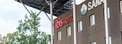 Ibis Pilar