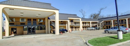 Econo Lodge Pearl