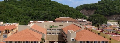 Holiday Inn Huatulco By Ihg