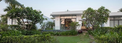 Cam Ranh Riviera Beach Resort & Spa