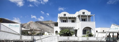 Privee Santorini