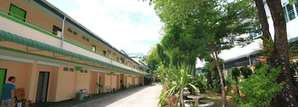 J Holiday Inn