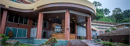 Phi Phi Cliff Beach Resort