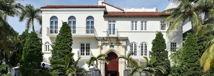 The Villa Casa Casuarina
