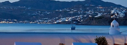 Mykonos Waves Beach House & Suites
