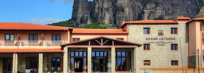 Grand Meteora Hotel