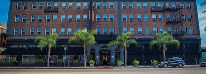 H Hotel