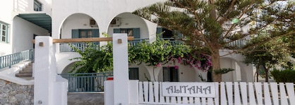 Iris Boutique Hotel