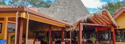 Papagayo Golden Palms Beachfront Hotel