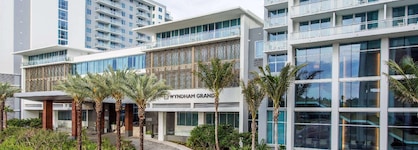 Wyndham Grand Clearwater Beach