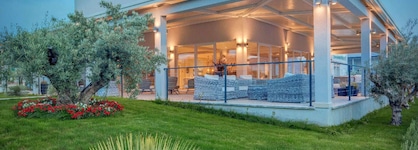 Gava Waterman Milna Resort