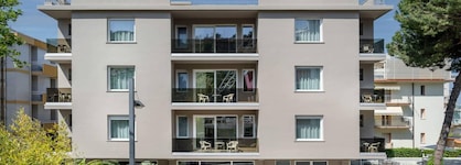 Club Hotel