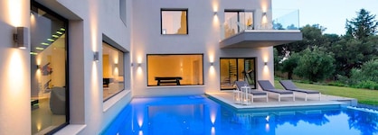Luxury Villa Eve