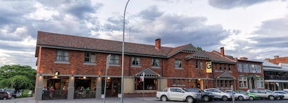 The George Hotel