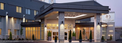 Doubletree By Hilton Montreal Airport