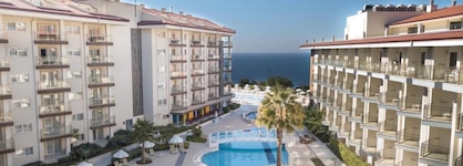 Ramada Hotel & Suites By Wyndham Kusadasi