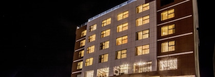 Carnelian By Glory Bower Hotel