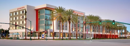 Hampton Inn & Suites Anaheim