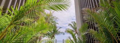 Les Estivales Beachfront Suites & Penthouses With Lov