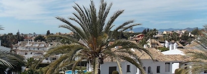 Apartment With Sea View In Puerto Banus