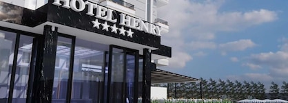 Henry Resort & Spa