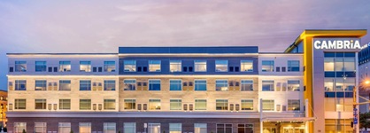 Cambria Hotel Milwaukee Downtown