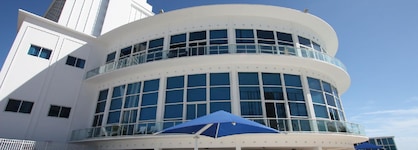 Castle Beach Suites By Miarentals