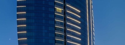 Radisson Blu Hotel, Dubai Canal View