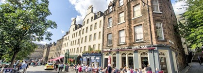Charming Grassmarket Apartment With Castle View