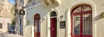 Julina Boutique Living