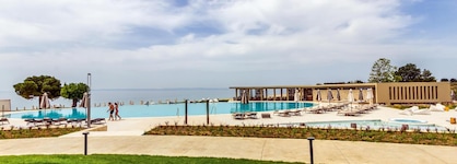 Ammoa Luxury Hotel & Spa Resort