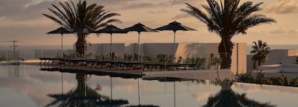 Noūs Santorini