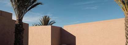 Domes Novos Santorini, Autograph Collection