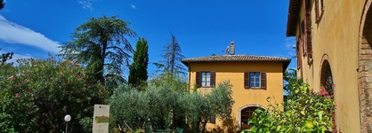 Fattorie in Todi per 6 persone con 2 camere Ref. 647647