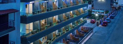 Enorme Infinity Beach, Adults Only 16+