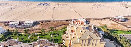 AP Oriental Beach
