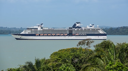 Foto Celebrity Infinity