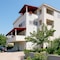 Apartments Elza - map