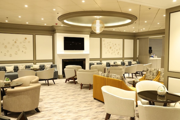 Immagine Celebrity Infinity 17