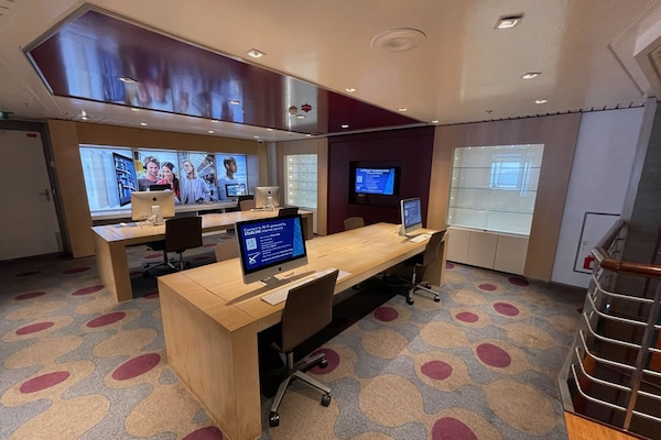 Immagine Celebrity Infinity 10