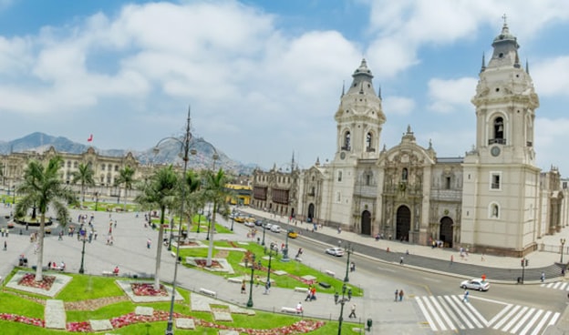 Lima:  Vivi i suoi contrasti