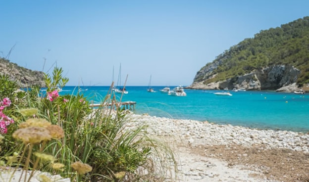 Cala Llonga: Tra cielo e mare