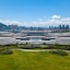 Xiamen International Seaside Hotel (Hotel Corridor Leads To The Stone Exhibition Hall)