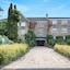 Oyo Tong Park Hotel